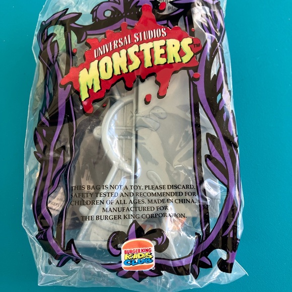 Universal Studios Monsters Collectible Figures - Picture 8 of 9